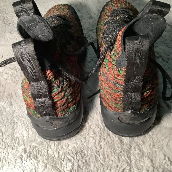 Youth Nike Lebron 15 BHM GS Sneakers Boys/Mens main image 4